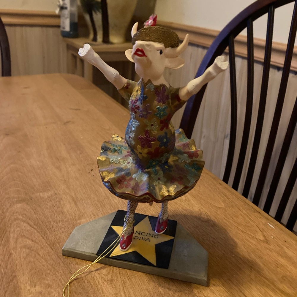 Cow Parade 2001 Dancing Diva figure